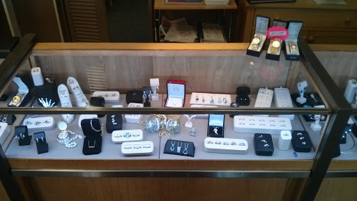 Jewelry Repair Service «Rizzo Jewelers of Cocoa Beach», reviews and photos, 5360 N Atlantic Ave Suite D, Cocoa Beach, FL 32931, USA
