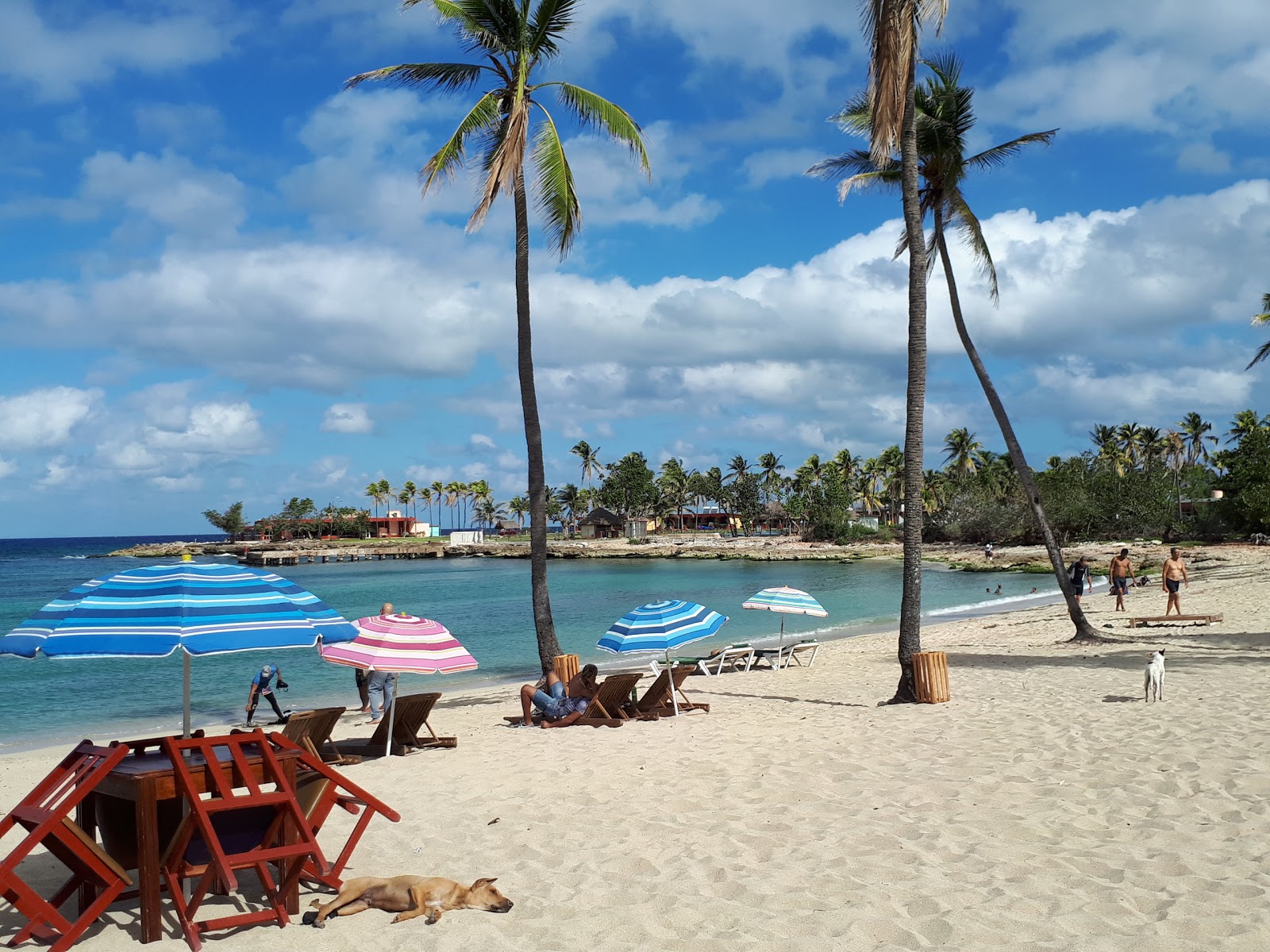 Foto av Playa Bacuranao med ljus fin sand yta