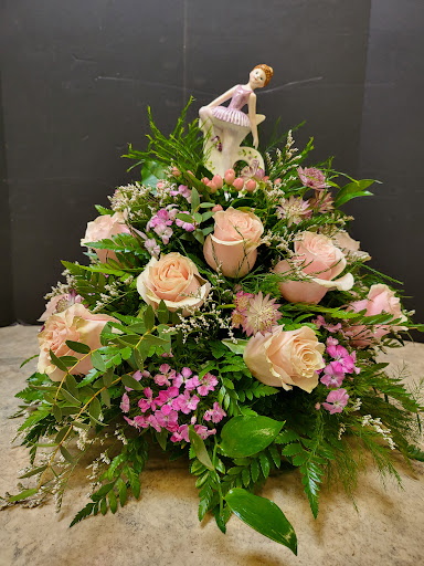 Florist «Foti Flowers At Yuess Gardens», reviews and photos, 406 3rd St, Newburgh, NY 12550, USA