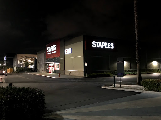 Office Supply Store «Staples», reviews and photos, 2080 W Empire Ave, Burbank, CA 91504, USA