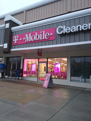 Shopping Mall «City Avenue Shopping Center», reviews and photos, 7720 City Ave, Philadelphia, PA 19151, USA