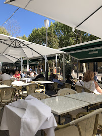Atmosphère du Restaurant Les Deux Garçons à Aix-en-Provence - n°2