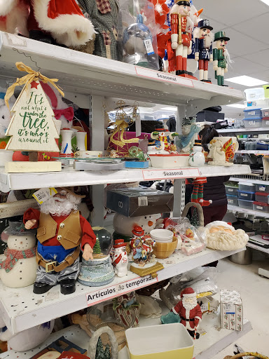 Thrift Store «Goodwill Store & Donation Center», reviews and photos, 5518 Touhy Ave, Skokie, IL 60077, USA