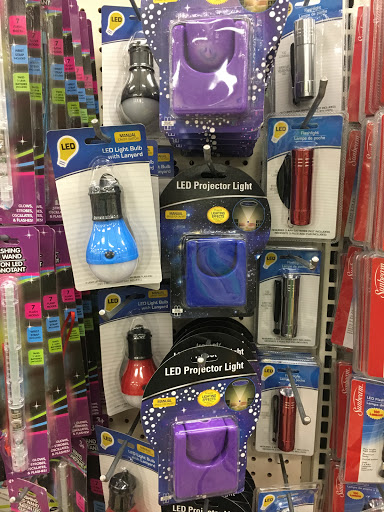 Dollar Store «Dollar Tree», reviews and photos, 759 Bustleton Pike, Feasterville, PA 19053, USA