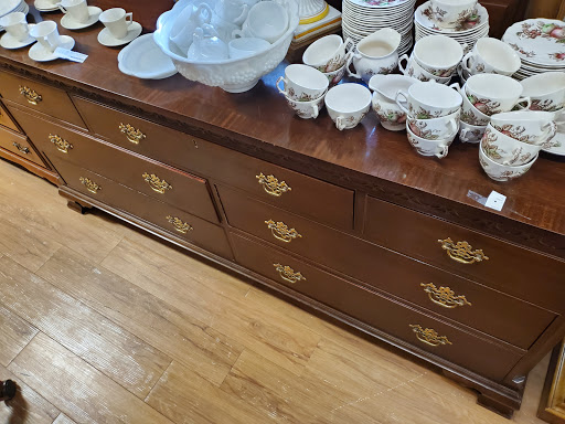 Thrift Store «Bryn Mawr Hospital Thrift Shop», reviews and photos, 804 County Line Rd, Bryn Mawr, PA 19010, USA