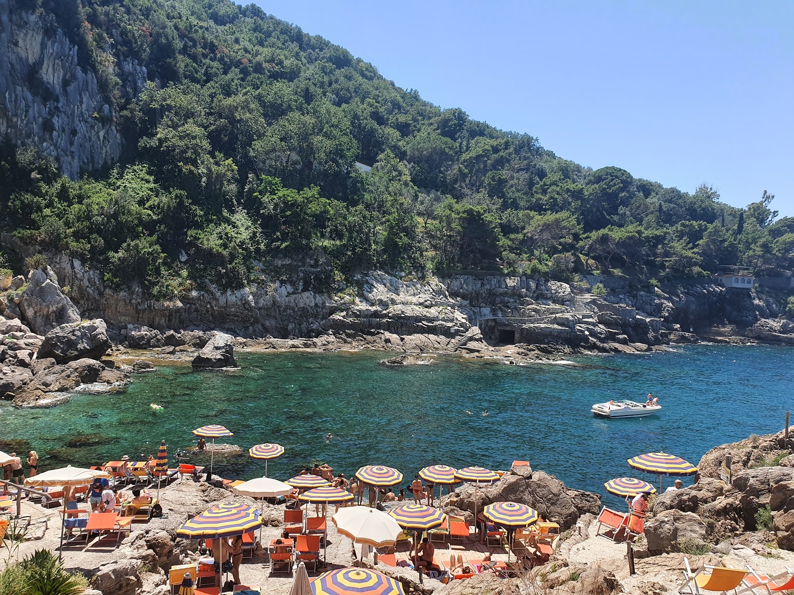 Foto von Playa de Capitan Cook mit kleine bucht