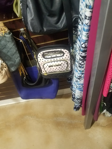 Used Clothing Store «Uptown Cheapskate», reviews and photos, 11255 Huebner Rd #205, San Antonio, TX 78230, USA
