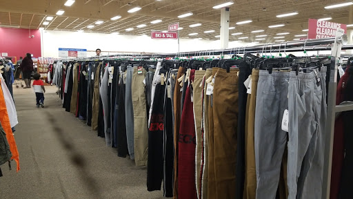 Clothing Store «Burlington Coat Factory», reviews and photos, 510 Howe Ave, Cuyahoga Falls, OH 44221, USA