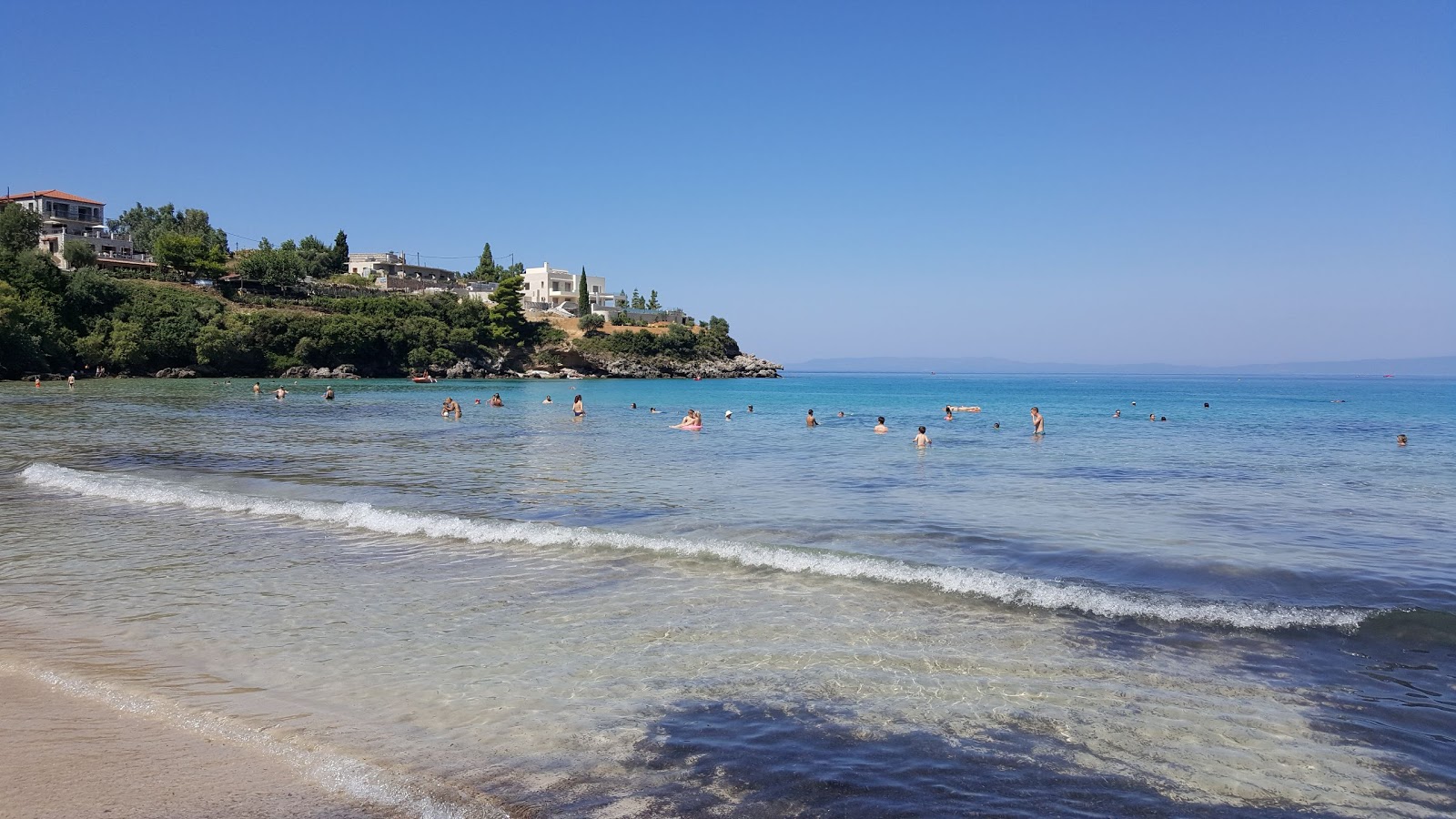 Foto von Paralia Kalogrias und seine wunderschöne Landschaft