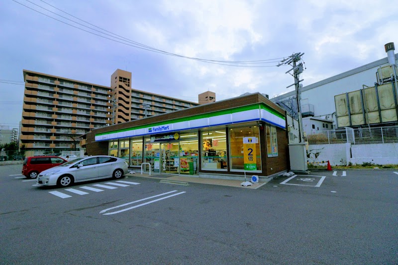 ファミリーマート 名古屋木場町店