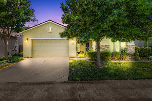Maggie Sobhani - Real Estate Agent in Sacramento image