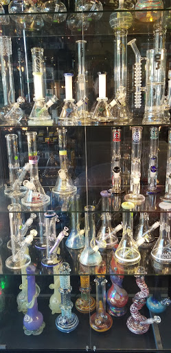 Tobacco Shop «Kazzaz Smoke Shop», reviews and photos, 6355 W Montrose Ave, Chicago, IL 60634, USA