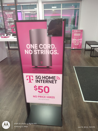 Cell Phone Store «T-Mobile», reviews and photos, 1424 N Expy, Griffin, GA 30223, USA