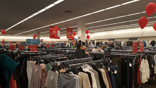 Department Store «Nordstrom Rack The Shops at Oak Brook Place», reviews and photos, 2155 22nd St, Oak Brook, IL 60523, USA