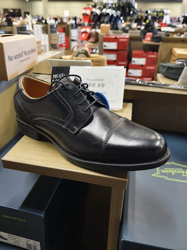 Shoe Store «DSW Designer Shoe Warehouse», reviews and photos, 2831 S Rochester Rd, Rochester Hills, MI 48307, USA