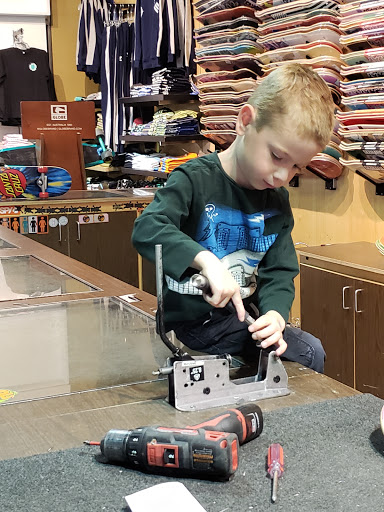 Clothing Store «Active Ride Shop», reviews and photos, 24175 Magic Mountain Pkwy, Valencia, CA 91355, USA