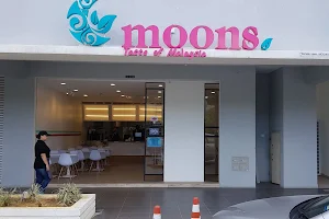 Moons Cafe image