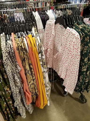 Shopping Mall «Sugar House Shopping Center», reviews and photos, 2274 S 1300 E, Salt Lake City, UT 84106, USA