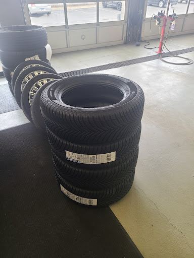 Tire Shop «Suburban Tire Auto Repair Center», reviews and photos, 755 North Ave, Glendale Heights, IL 60139, USA