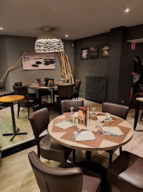 Atmosphère du Restaurant de cuisine traditionnelle L'embarcadère Restaurant à Cabourg - n°16