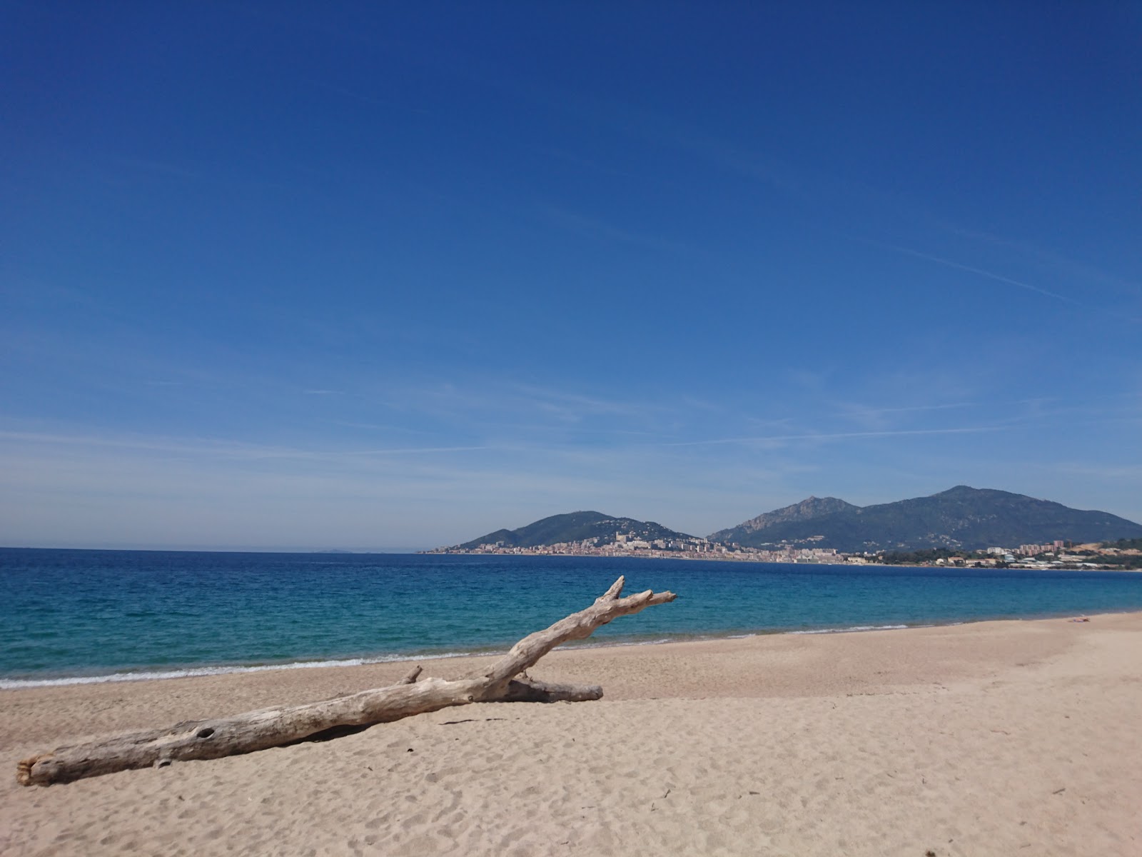 Foto di Spiaggia del Ricanto e il suo bellissimo paesaggio