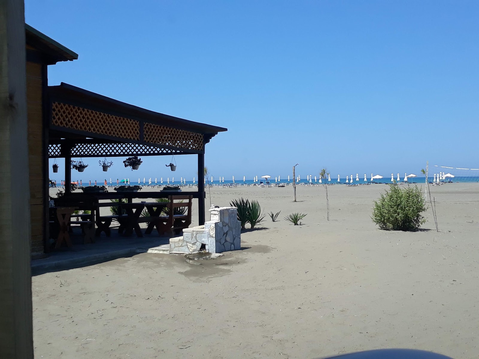 Photo de Vile-Bashtova beach avec rivage droit, long