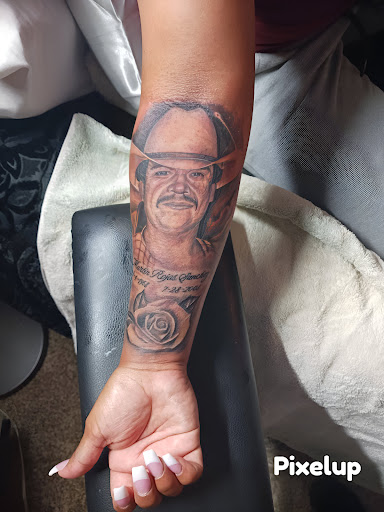 Explore widow tattoo ideas, creative tattoo ideas in Abilene, available at Freshink tattoo studio