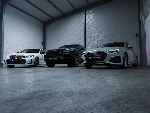 Photo 2 - Garage M-Auto