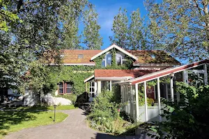 Árbakki Farmhouse Lodge - 16/7 image