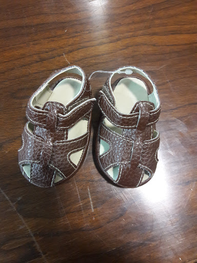 Thrift Store «Goodwill Store and Donation Center», reviews and photos, 3401 Fredericksburg Rd, San Antonio, TX 78201, USA