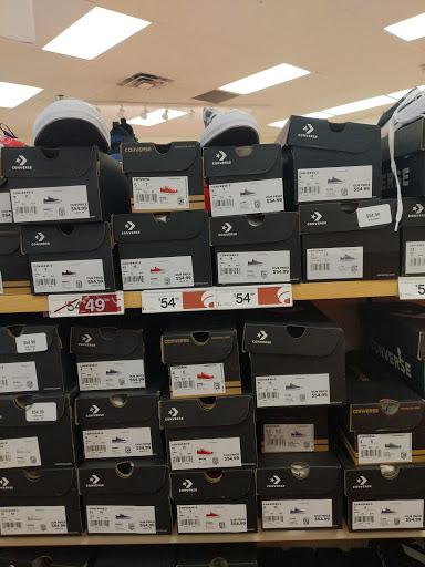 Shoe Store «Famous Footwear», reviews and photos, 33830 S Gratiot Ave, Charter Twp of Clinton, MI 48035, USA