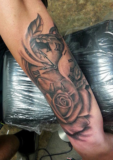 Tattoo Shop «Destiny Tattoo Studio», reviews and photos, 1822 NJ-35, South Amboy, NJ 08879, USA