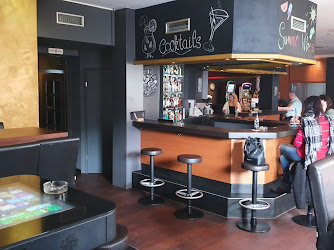 KULISSE Cocktail Bar Cafe
