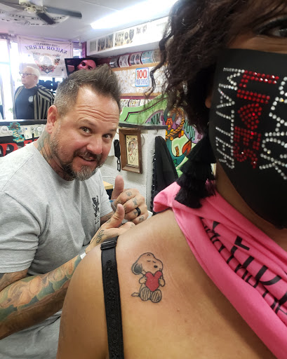 Tattoo Shop «Treasure Island Tattoo Company», reviews and photos, 10631 Gulf Blvd, Treasure Island, FL 33706, USA