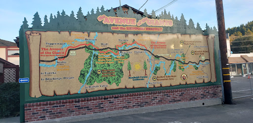 Grocery Store «Rays Food Place», reviews and photos, 875 Redwood Dr, Garberville, CA 95542, USA