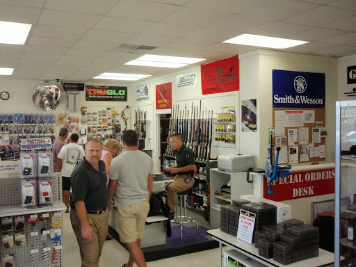 Gun Shop «Lebanon Gun Shop», reviews and photos, 102 Hartmann Dr A, Lebanon, TN 37087, USA
