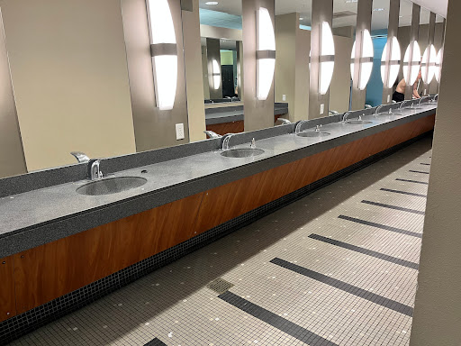 Gym «LA Fitness», reviews and photos, 8616 Cameron St, Silver Spring, MD 20910, USA