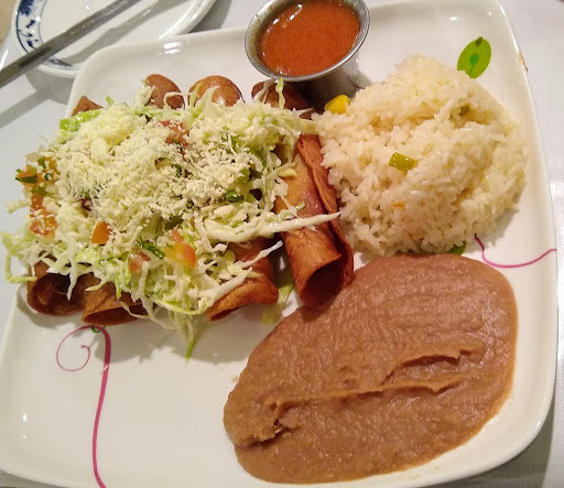 Shopping Mall «Pantops Shopping Center», reviews and photos, 250 Free Bridge Ln, Charlottesville, VA 22911, USA