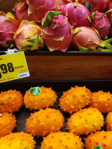 Grocery Store «H-E-B Grocery», reviews and photos, 3590 College St, Beaumont, TX 77701, USA