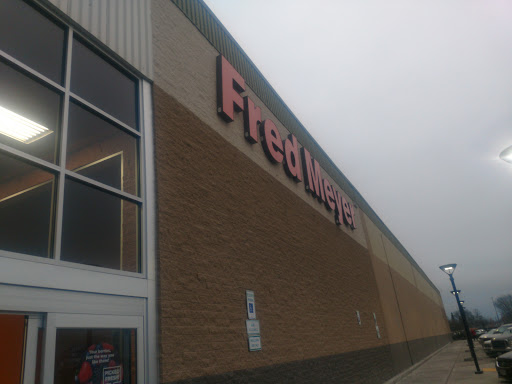 Grocery Store «Fred Meyer», reviews and photos, 2500 Santiam Hwy SE, Albany, OR 97322, USA