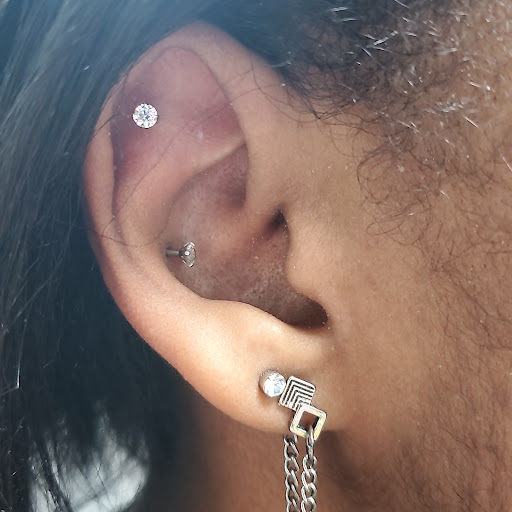 Tattoo Shop «Skin of A Different Color», reviews and photos, 2080 E New York St, Aurora, IL 60502, USA