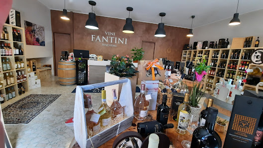 Fantini Wine Store - L'Aquila Via Strinella, 26/28, 67100 L'Aquila AQ, Italia