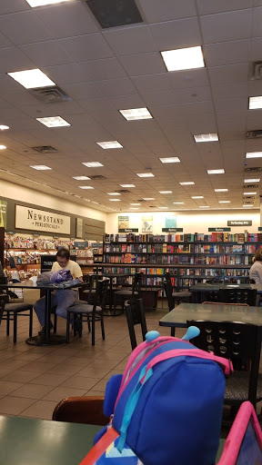 Book Store «Barnes & Noble», reviews and photos, 19401 Alderwood Mall Pkwy, Lynnwood, WA 98036, USA
