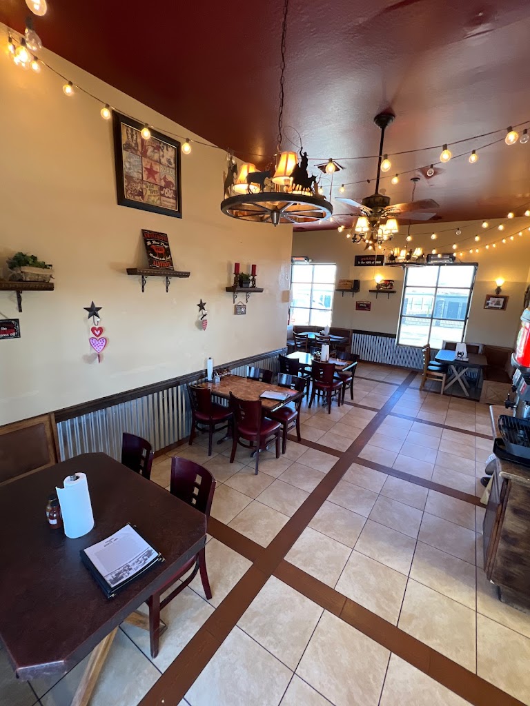 Lucky's BBQ & Burgers 86327