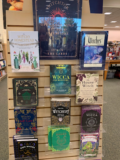 Book Store «Barnes & Noble», reviews and photos, 2751 Paper Mill Rd, Wyomissing, PA 19610, USA