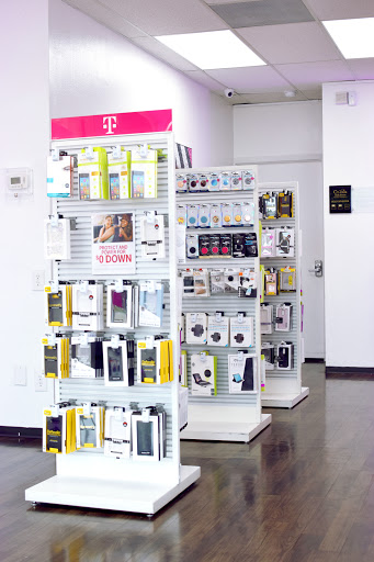 Cell Phone Store «T-Mobile», reviews and photos, 8303 Hwy 6 N, Houston, TX 77095, USA