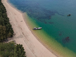 Photo de Cai Chien beach protégé par des falaises