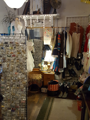 Thrift Store «Topeka Rescue Mission Thrift Store», reviews and photos, 1312 N Kansas Ave, Topeka, KS 66608, USA
