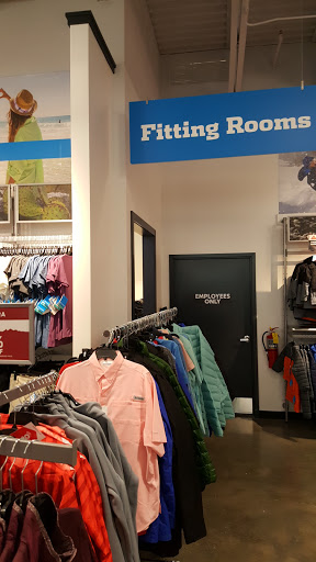 Sportswear Store «Columbia Sportswear Outlet Store at Premium Outlets», reviews and photos, 1650 Premium Outlet Blvd #1450, Aurora, IL 60502, USA
