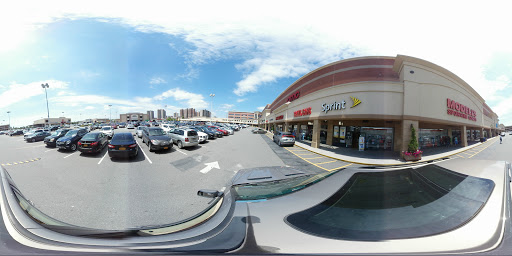 Shopping Mall «Bay Plaza Shopping Center», reviews and photos, 2100 Bartow Ave, Bronx, NY 10475, USA